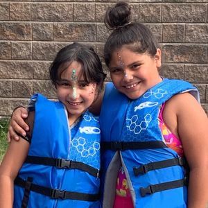 Meet your Posher, Claudia